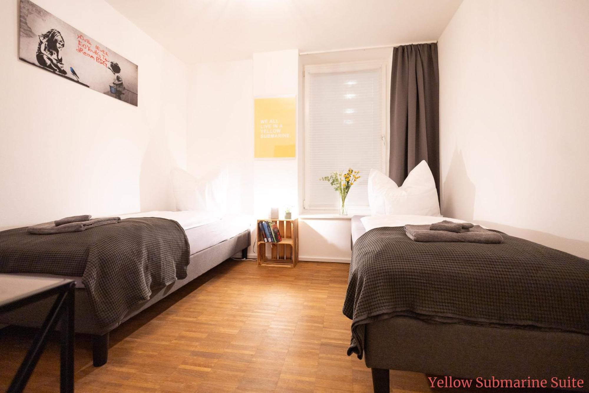 Ko-Living - Beatles Und Banksy Suites & Studios Am Eselsbrunnen - Altstadt - Kueche Halle  Exterior foto